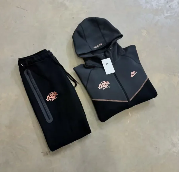NIKE TECH X SYNA